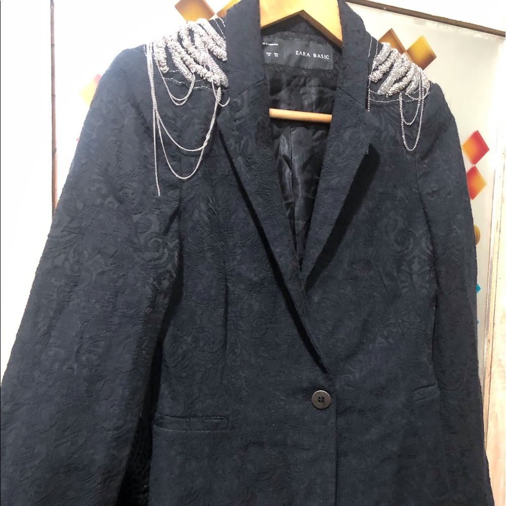 Black lapel chian Embellished Shoulder Jacquard Blazer. Made in morrocon - Picture 3 of 5